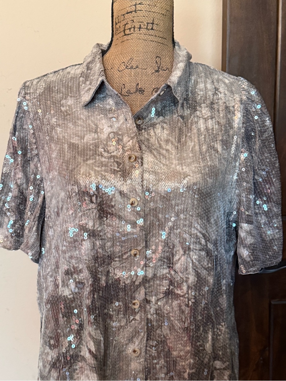 Pilcro (Anthropologie brand) short-sleeve sequin buttondown blouse-new w/out tag - Picture 5 of 9